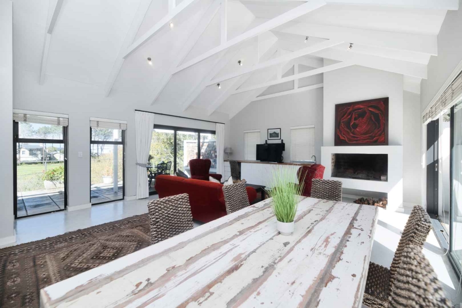 4 Bedroom Property for Sale in Fernkloof Estate Western Cape